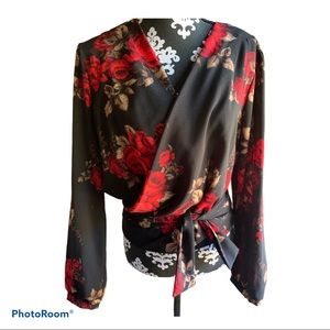 Windsor Floral top. Wrap look. Ties at wai…